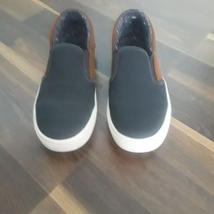 Boys Old Navy slip on shoes